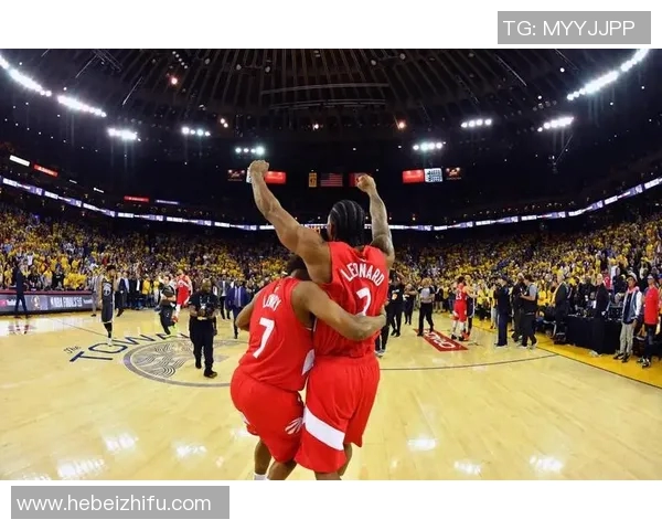 伦纳德与足球巨星的跨界对话:从篮球到绿茵场的运动精神与传奇时刻 伦纳德与足球巨星的跨界对话:从篮球到绿茵场的运动精神与传奇时刻