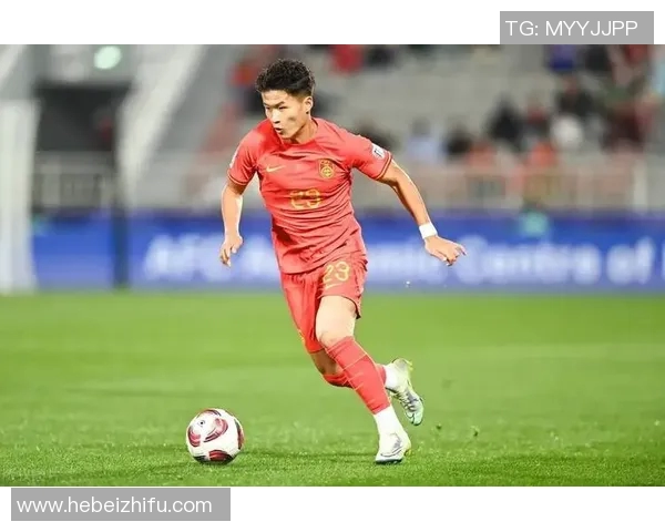 中国足球迎来新希望 三位球星精彩表现助力国家队拿下三分 中国足球迎来新希望 三位球星精彩表现助力国家队拿下三分